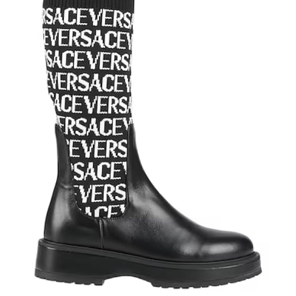 Versace Kids
logo-print knee-high boots